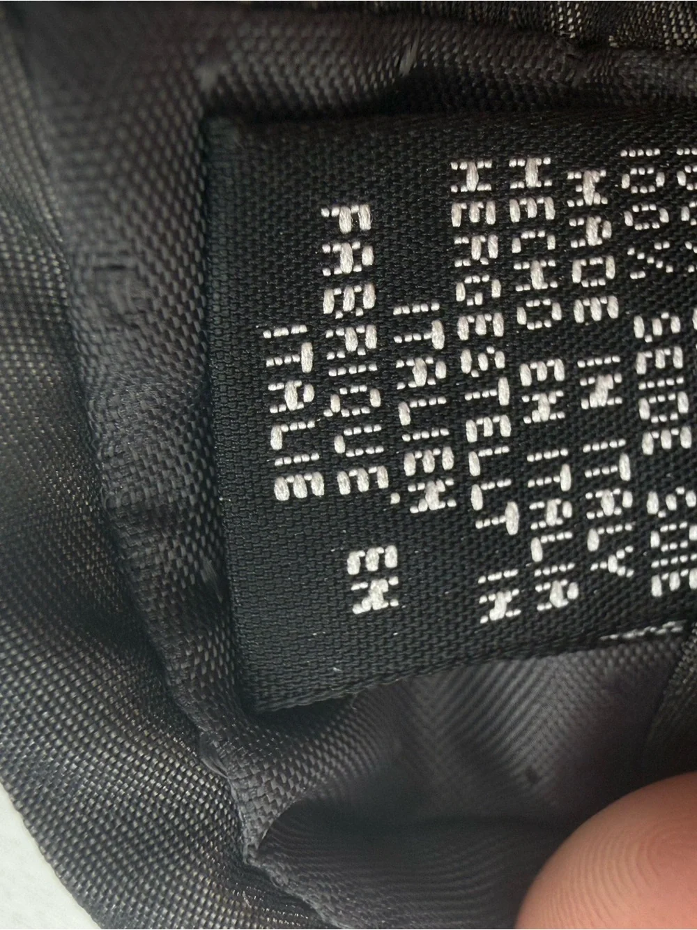 Van Heusen made in Italy Black Solid Silk Tie